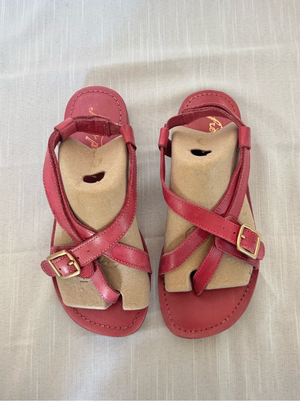 Free People La Risa Raspberry Leather Buckle Adjustable Strap Sandals Size 36/6 - Picture 4 of 9